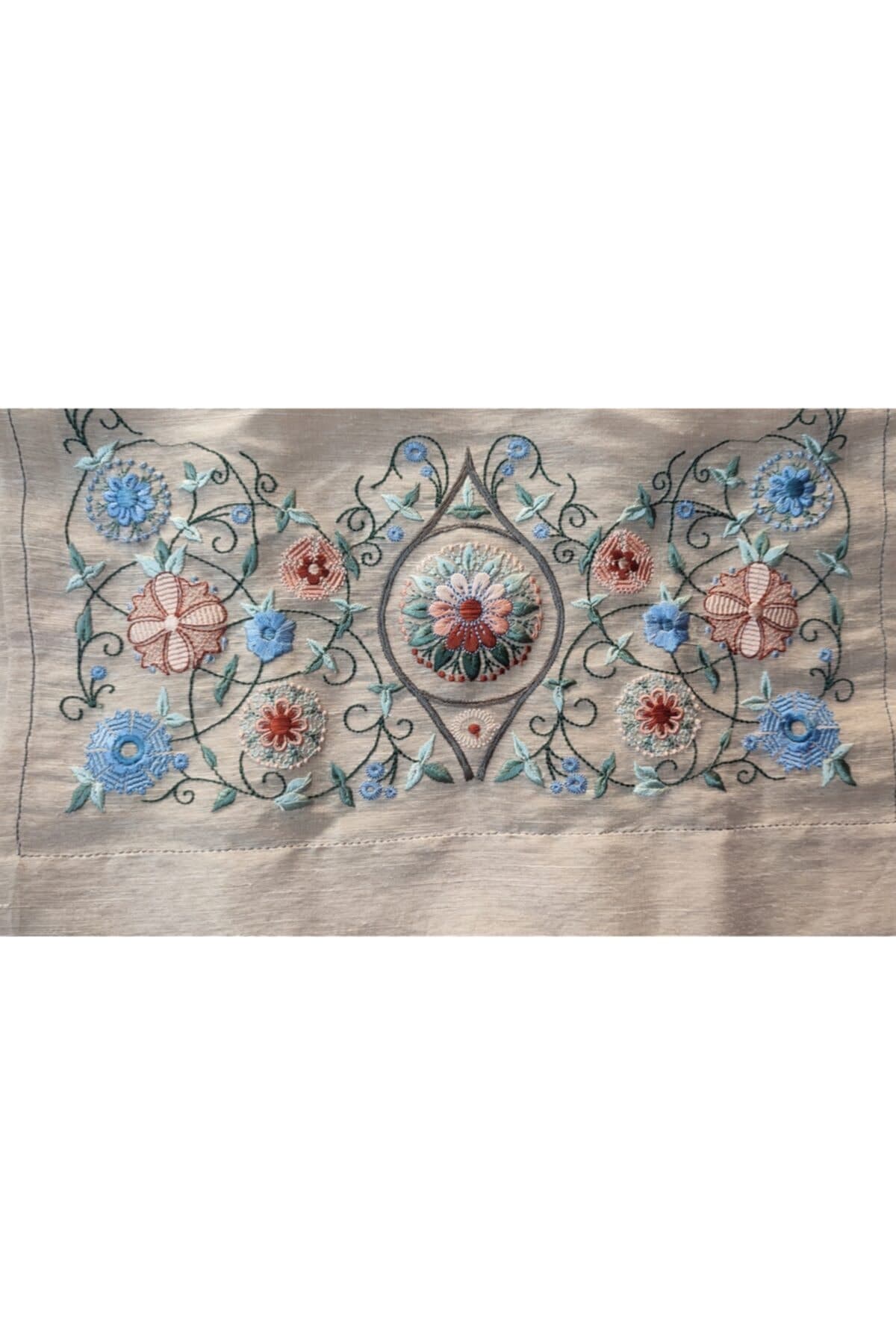 Nakışlı Masa Örtüsü 110 37 cm